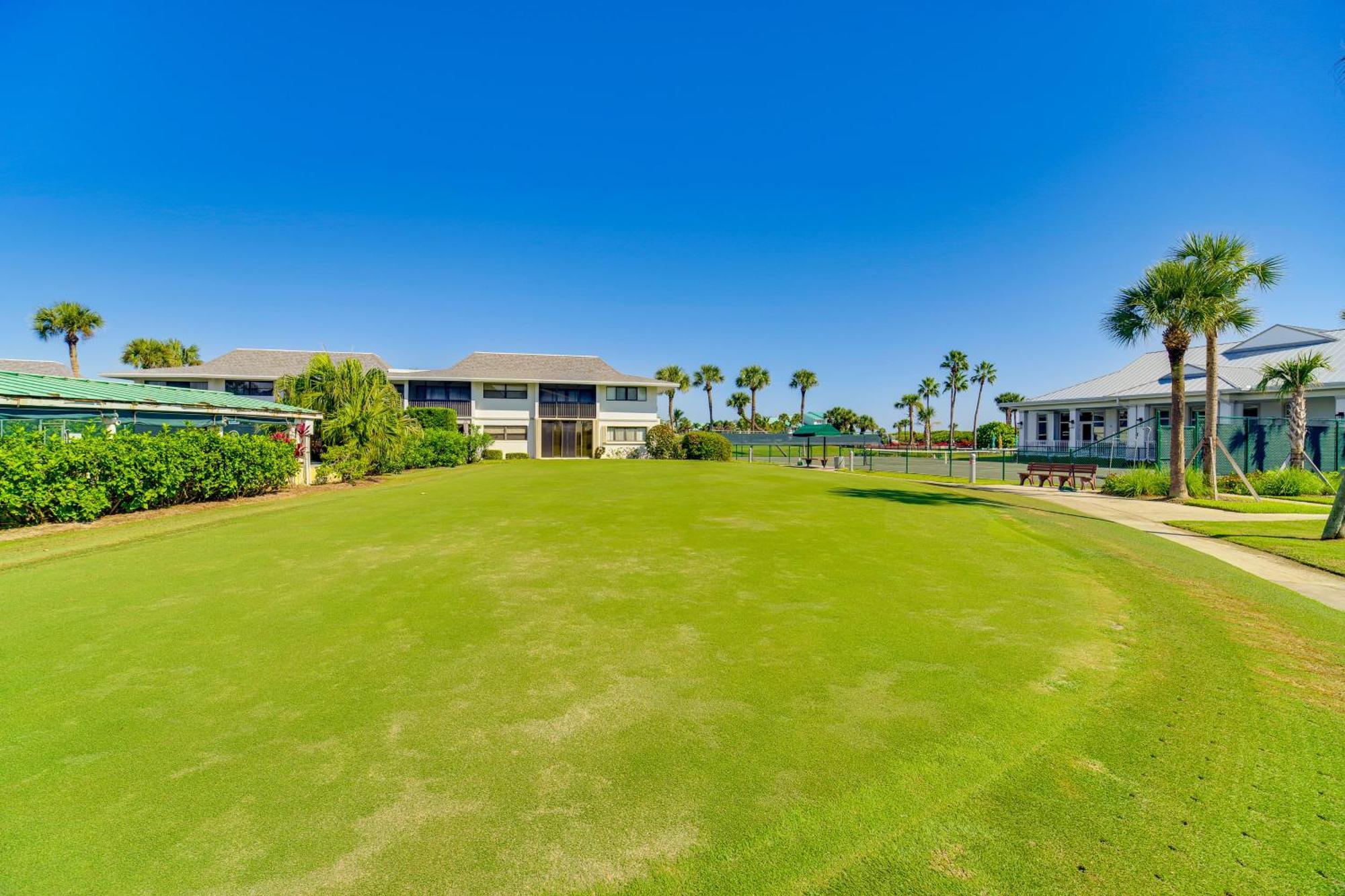 2 Mi To Pierce Jetty Coastal Florida Apartment