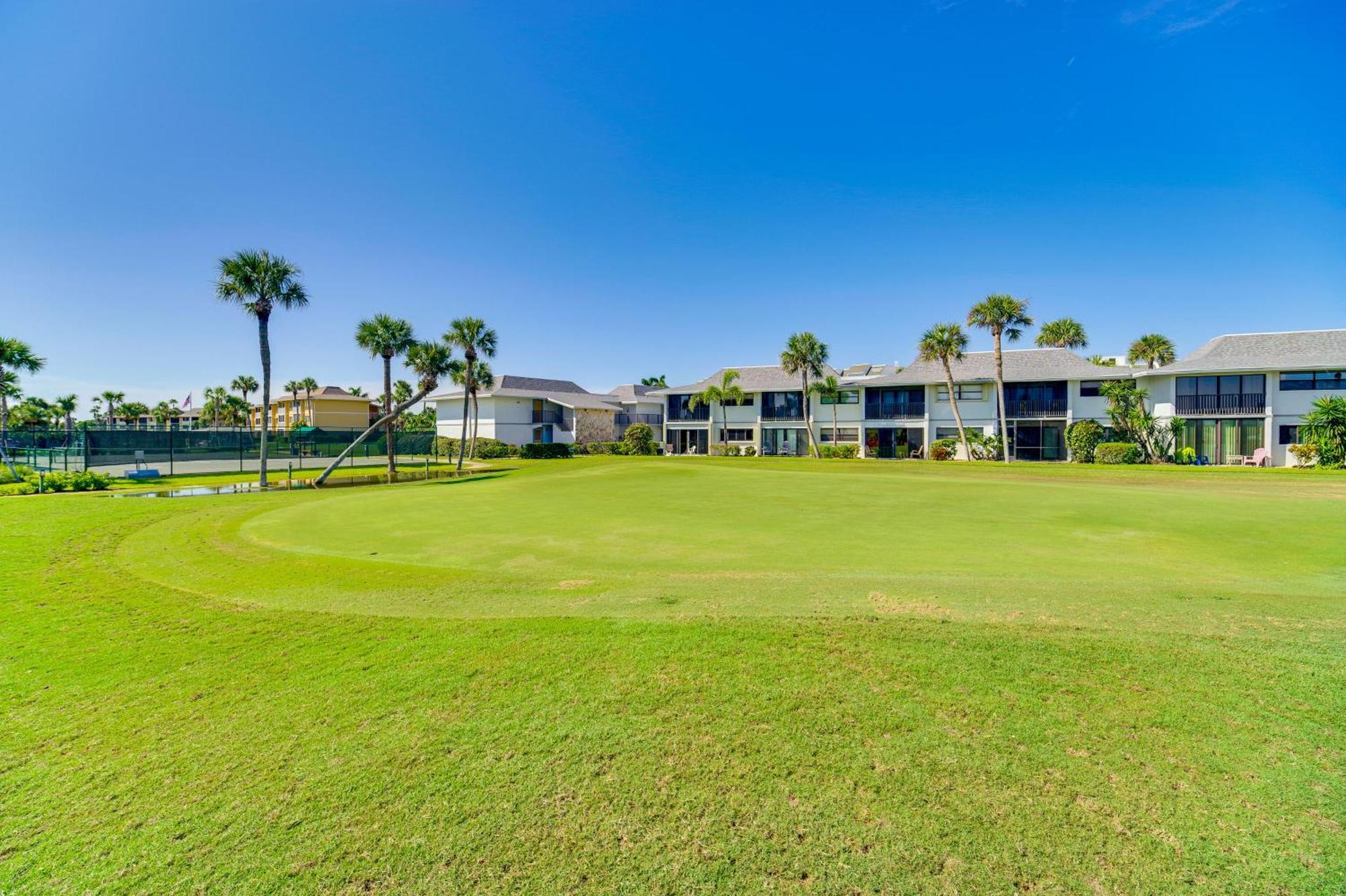 2 Mi To Pierce Jetty Coastal Florida Apartment