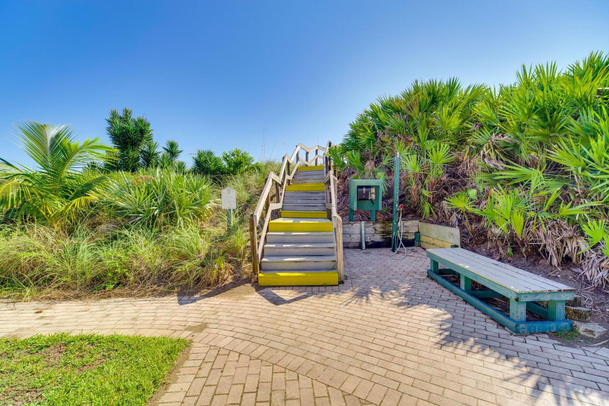 2 Mi To Pierce Jetty Coastal Florida Apartment