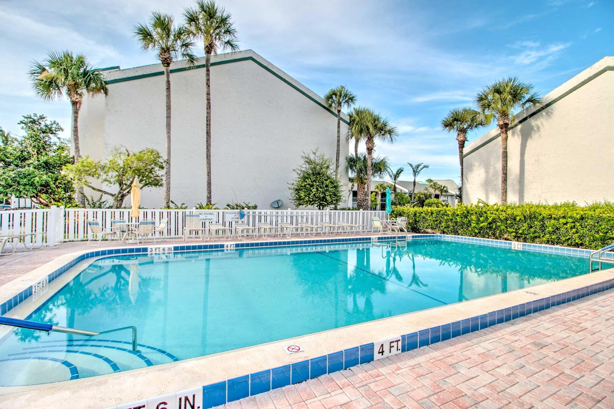 Apartment 2 Mi To Pierce Jetty Coastal Florida Fort Pierce