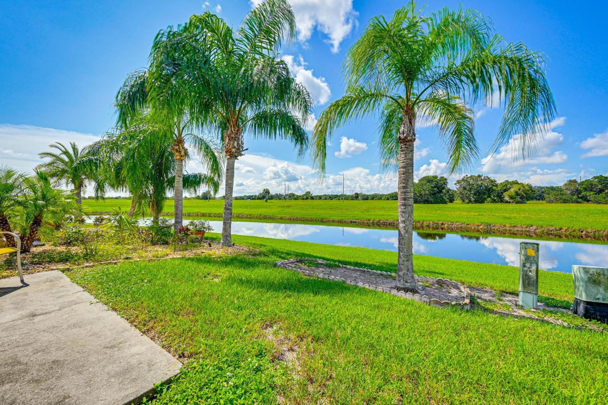 Villa Sunny Canal-view With Lanai In Sebring! Sebring