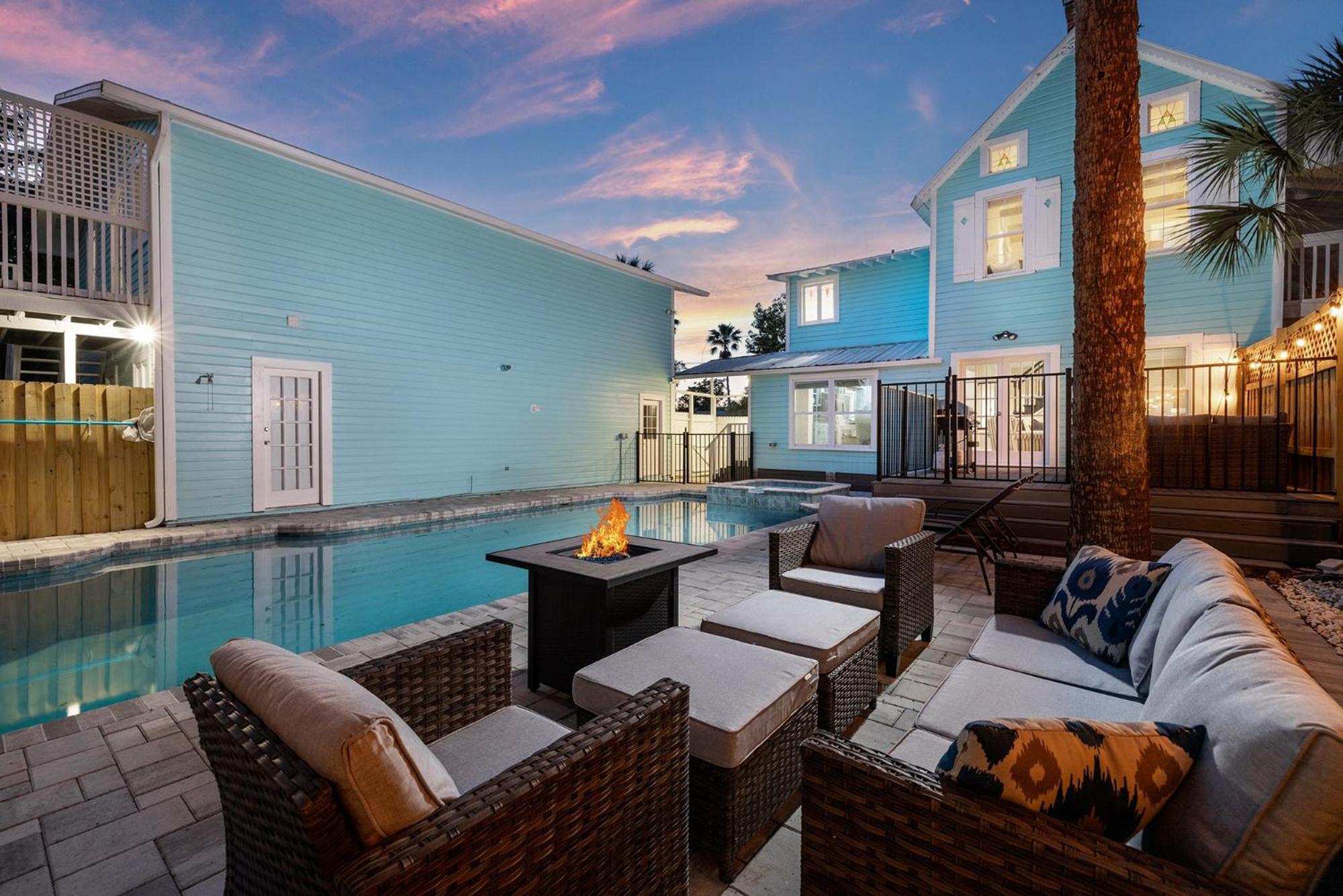 Coastal Escape With Private Pool Holiday home Palm Harbor