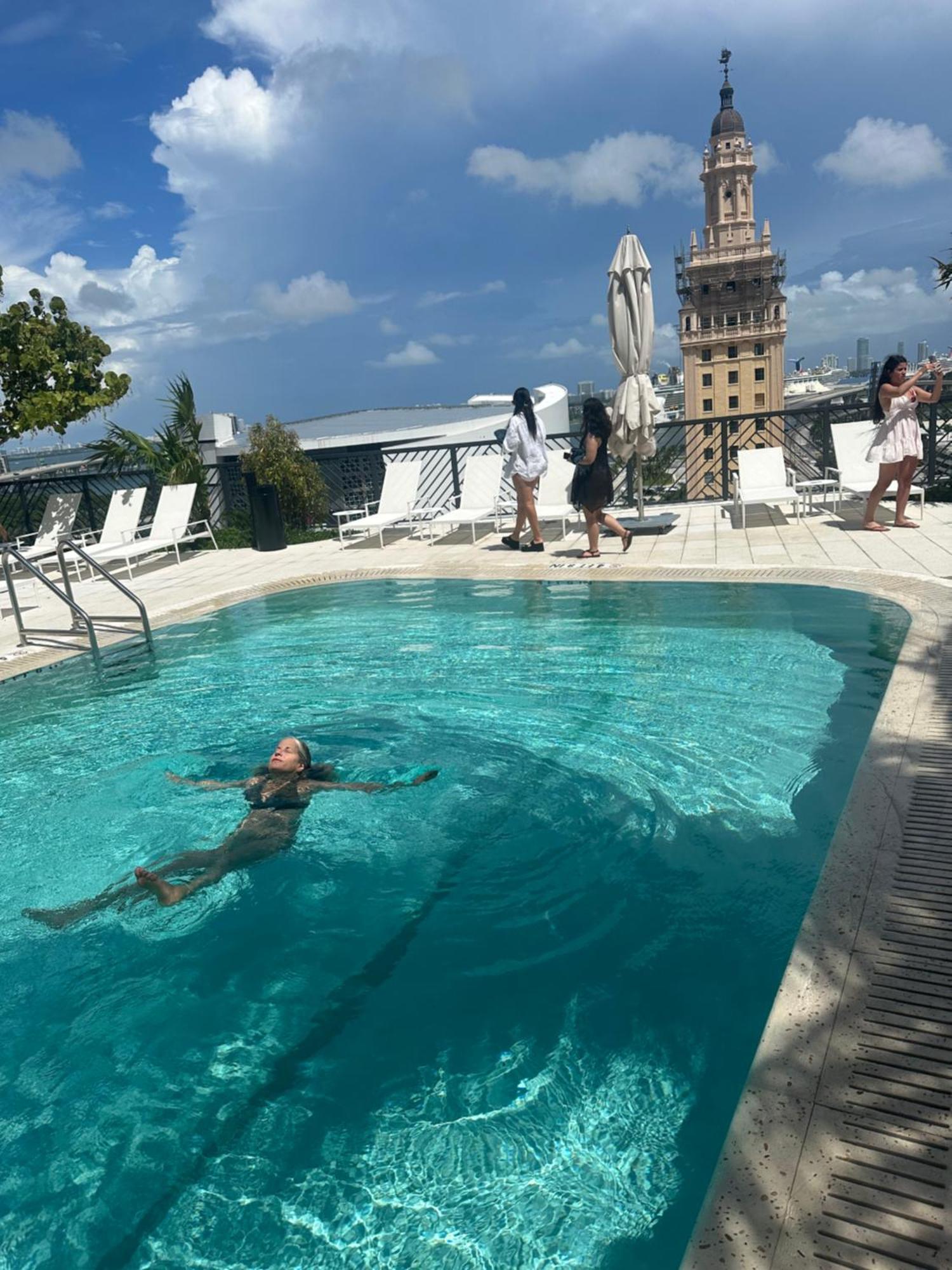 Apartment Magic Penthouse Balcony Ocean View, Pool Resort, Spa, Heart Of Miami