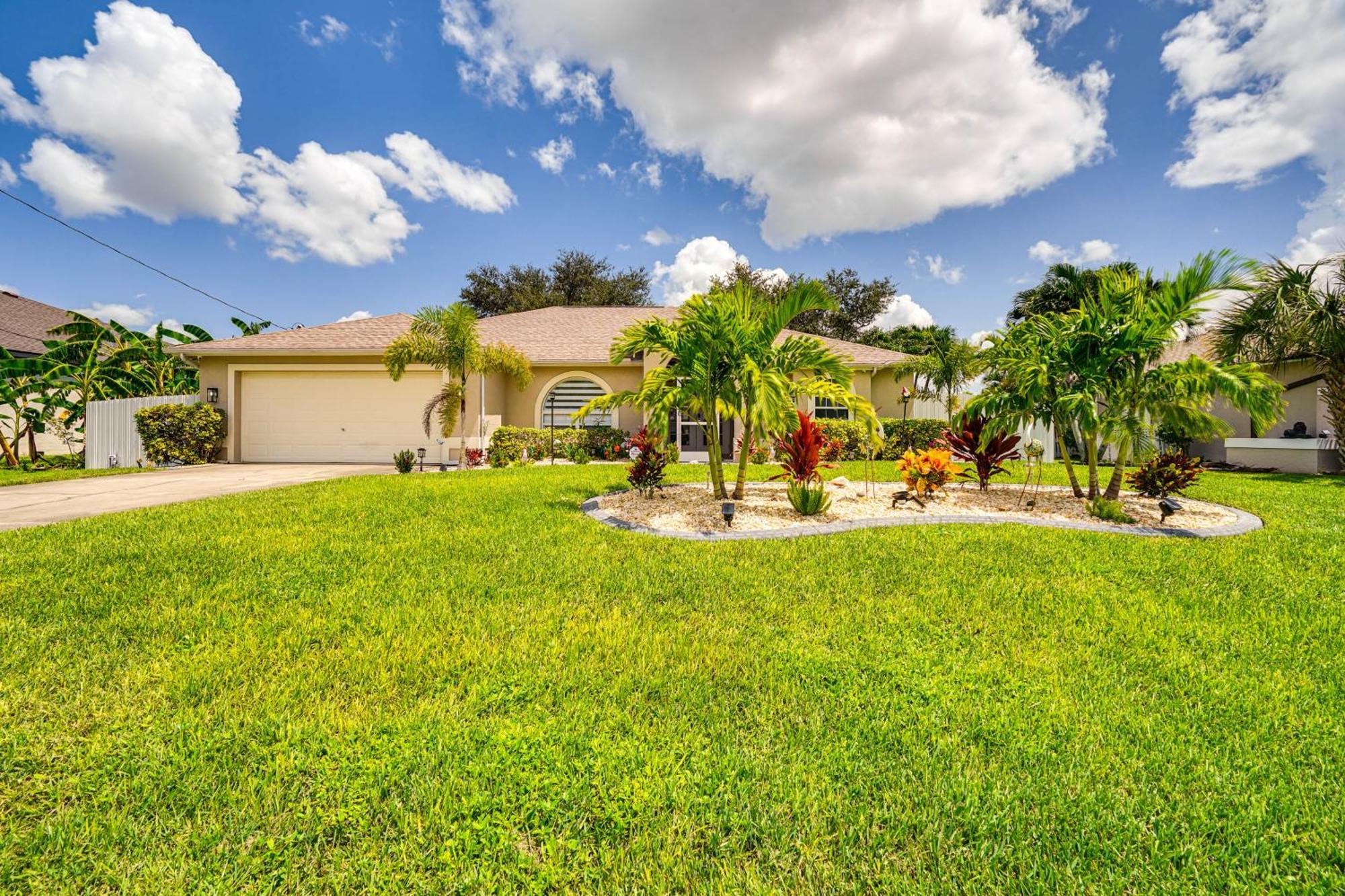 Outdoor Oasis, 8 Mi To Chic Holiday home *