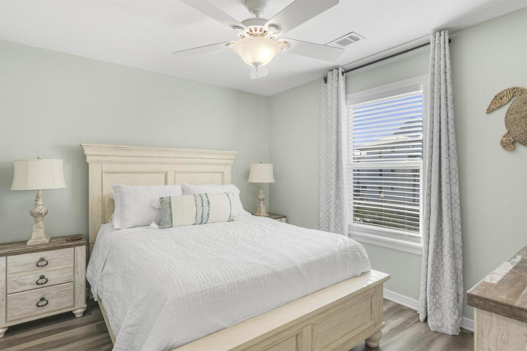 Seagrove Beachside 723 *