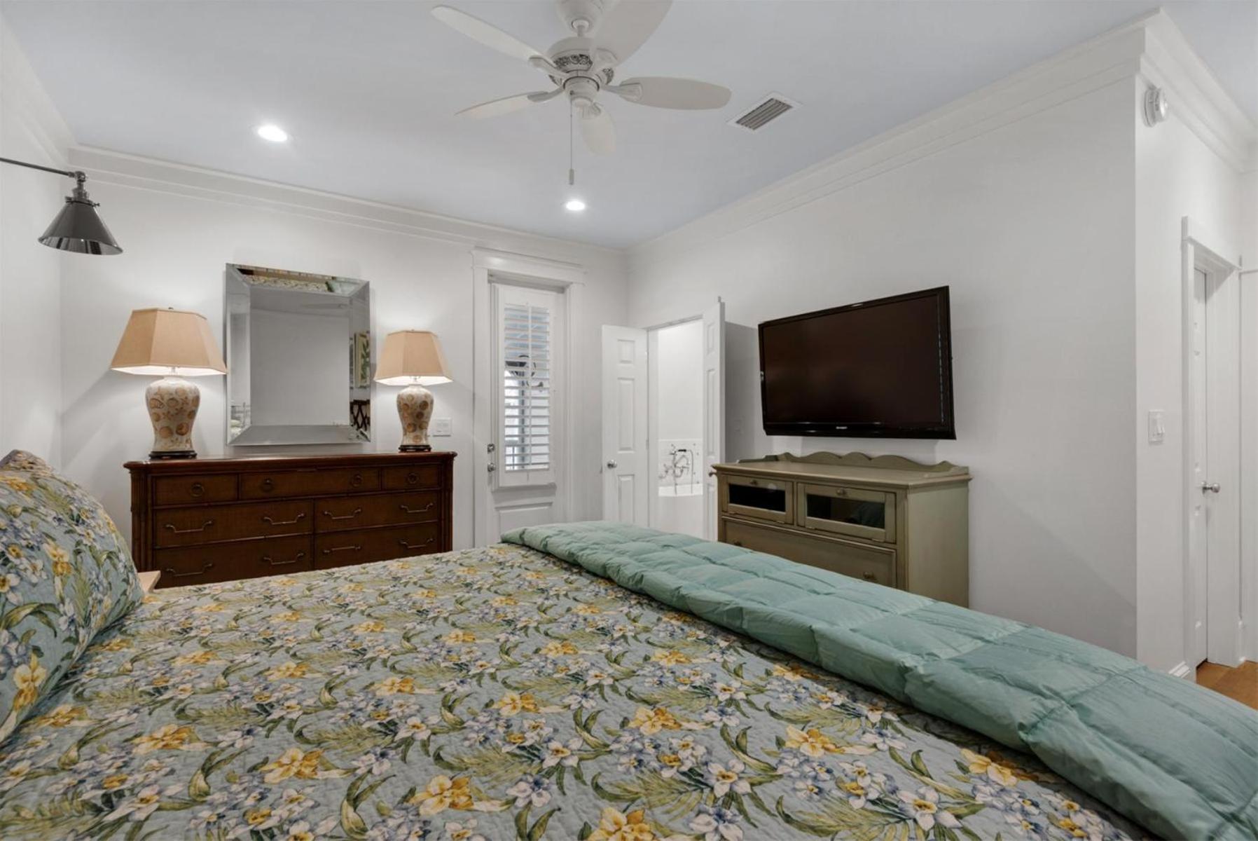 Seagrove - Sunny's Place *