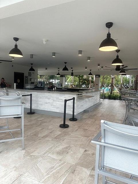 Fantastic Vista Cay: Luxury Poolside Near Theme Parks & Convention Center Holiday home Orlando