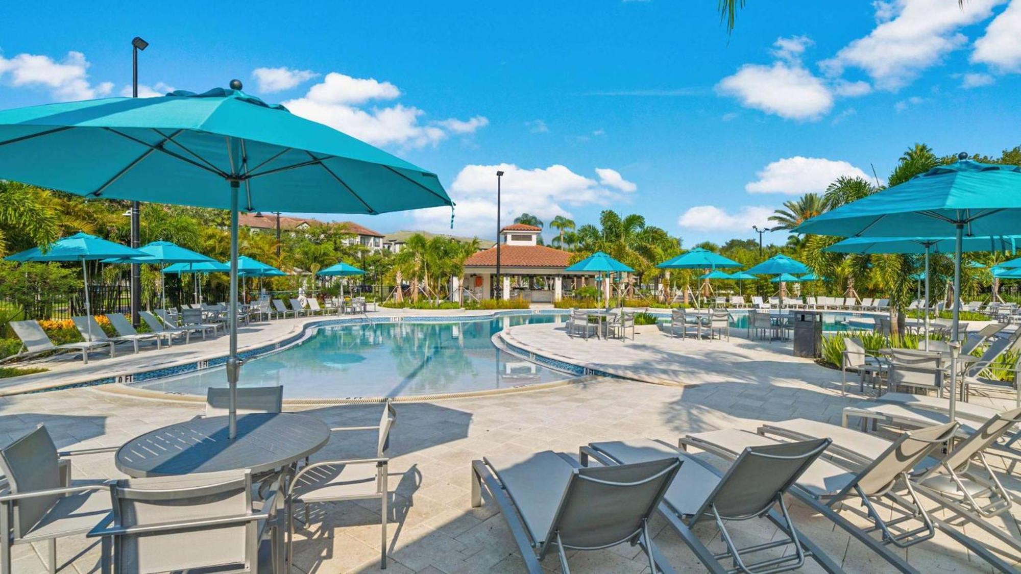 Fantastic Vista Cay: Luxury Poolside Near Theme Parks & Convention Center Holiday home *