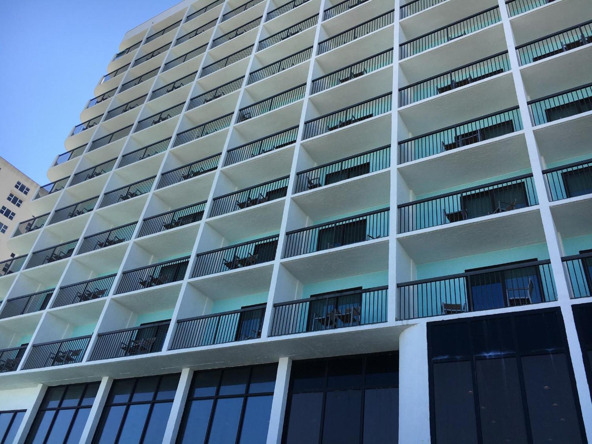 Resort Express & Oceanfront Daytona Shores By Ihg