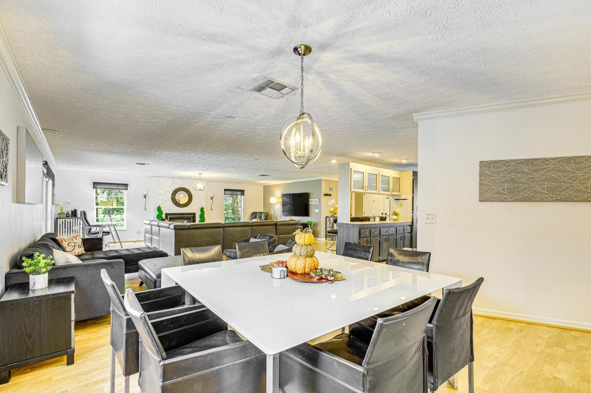 Spacious Citrus Hills With Pool And Game Room!