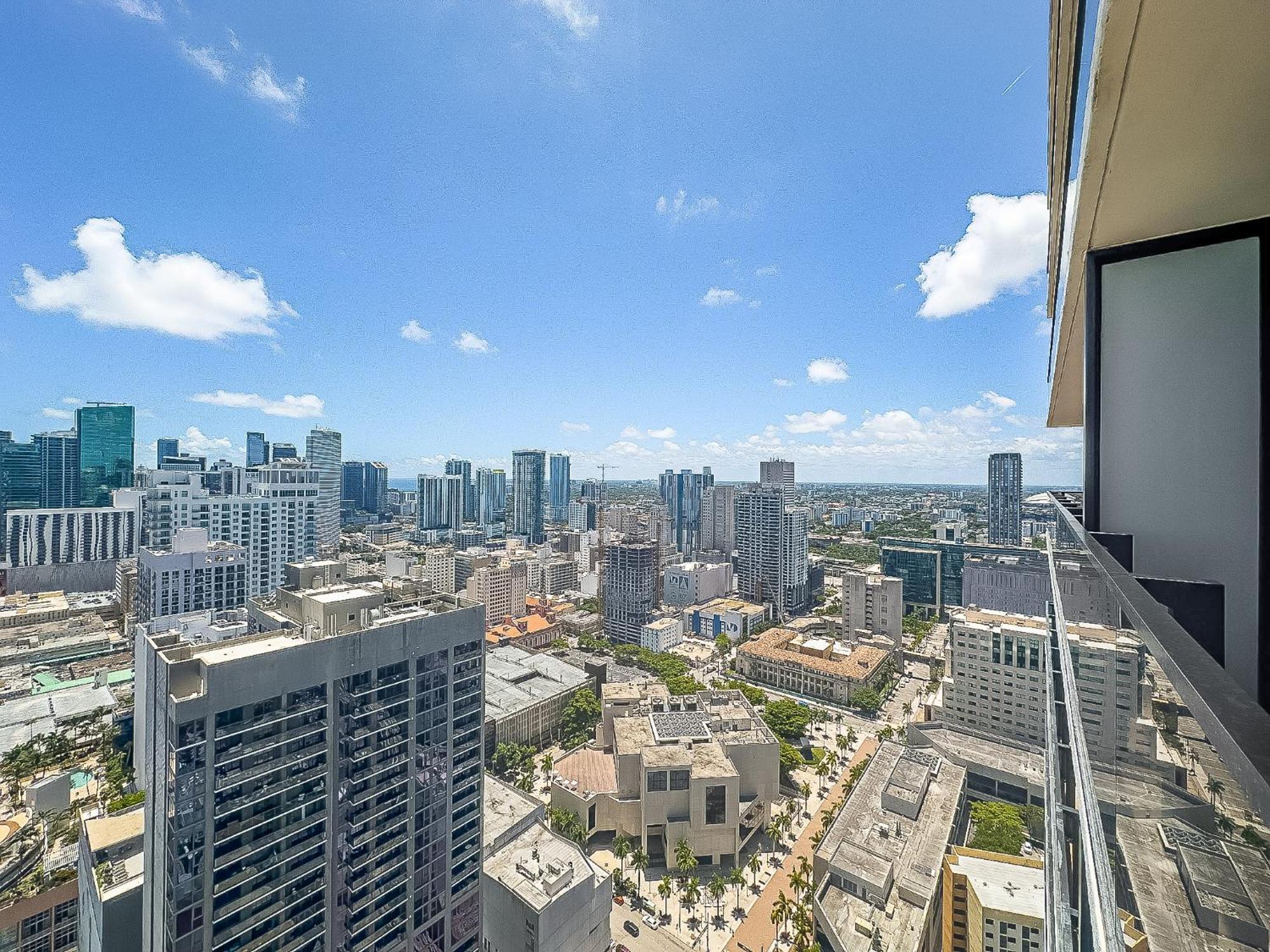 Downtown By Vacation Apartment