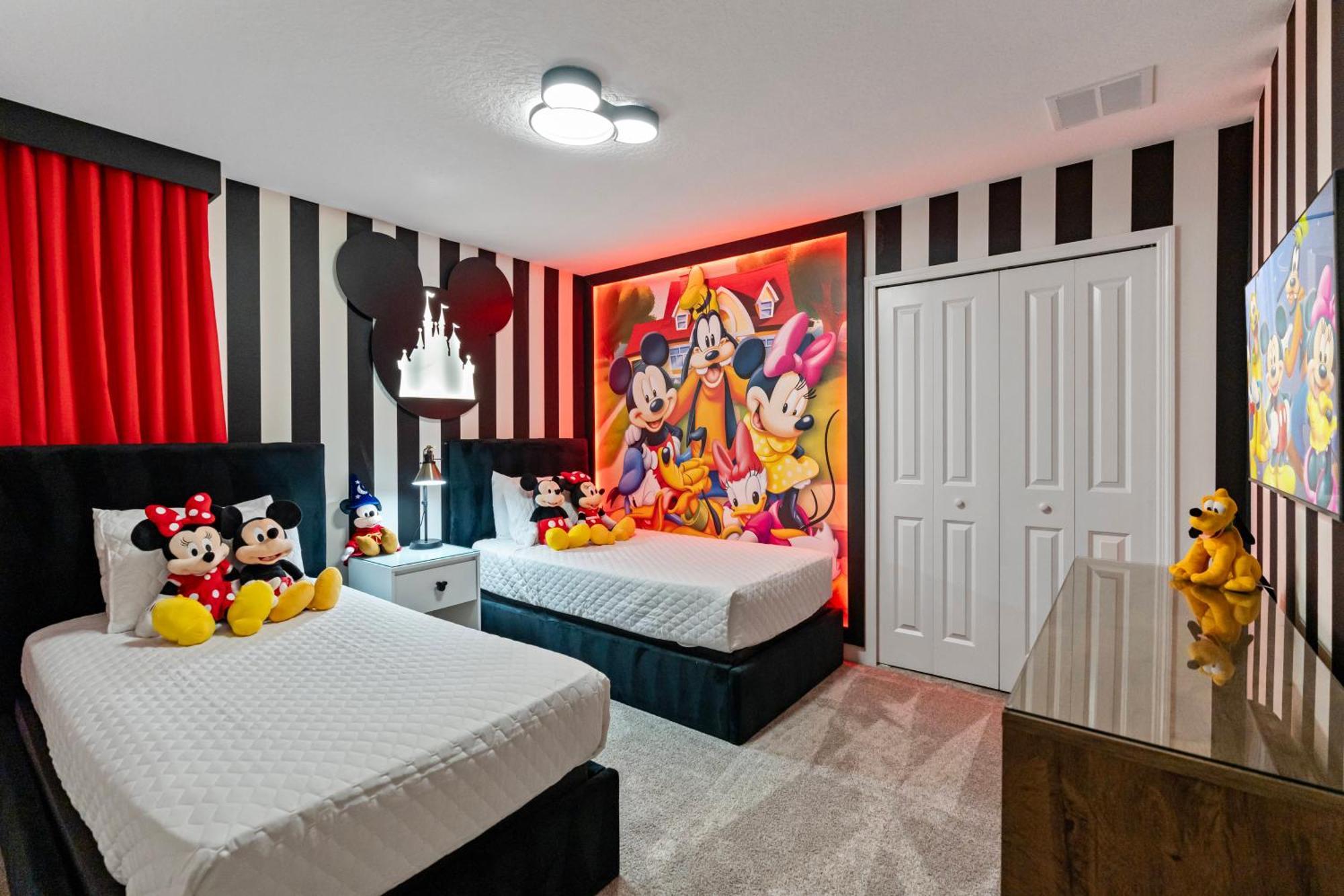 New 8 Bedrooms And 5 Bathrooms At Storey Kissimmee