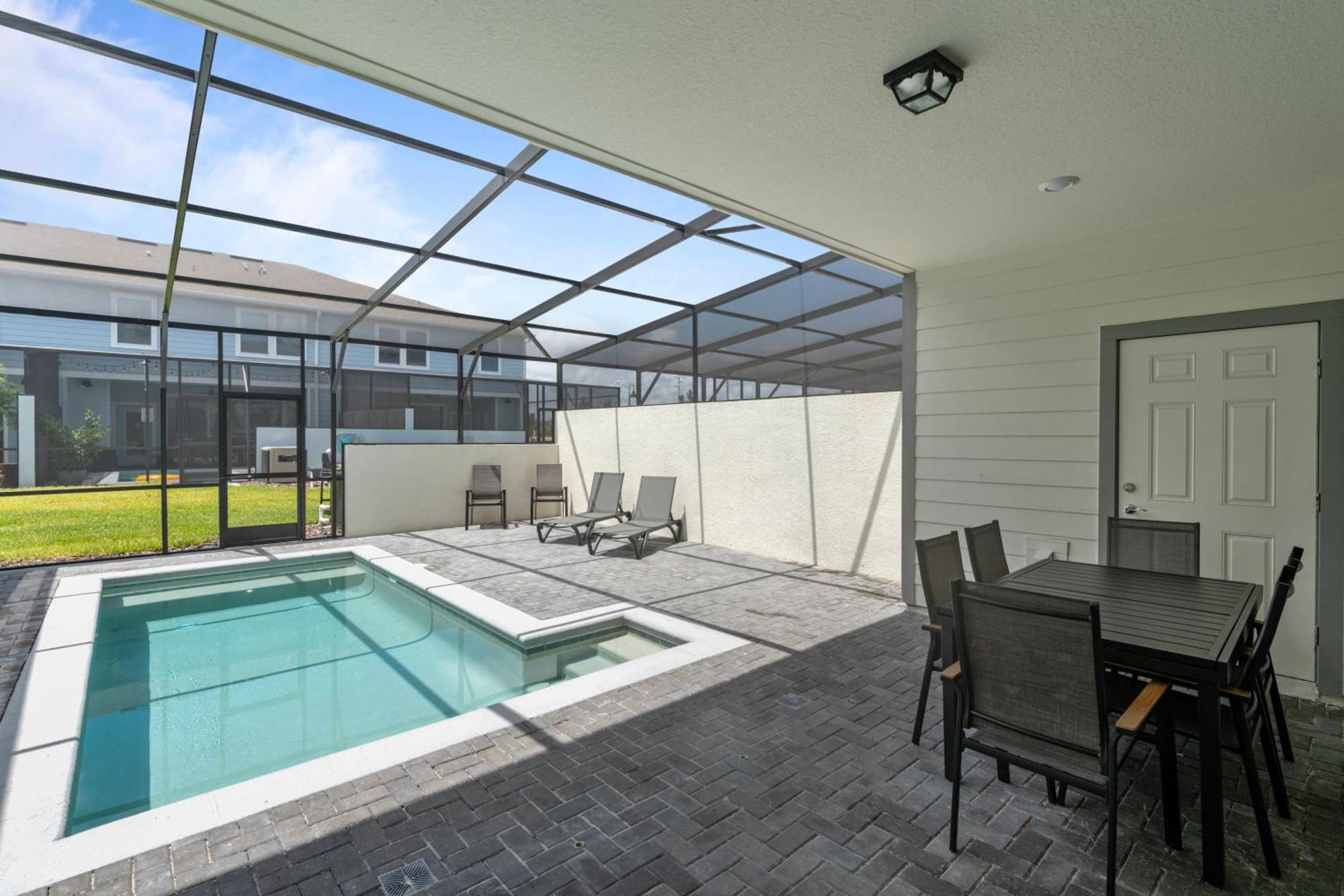 Holiday home Luxury 5 Bedrooms Pool 9 Miles From *
