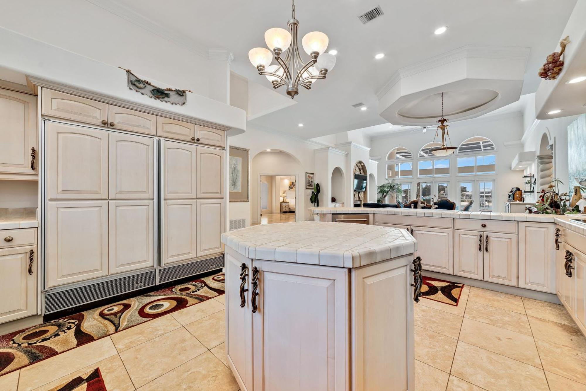 Lucky View House *