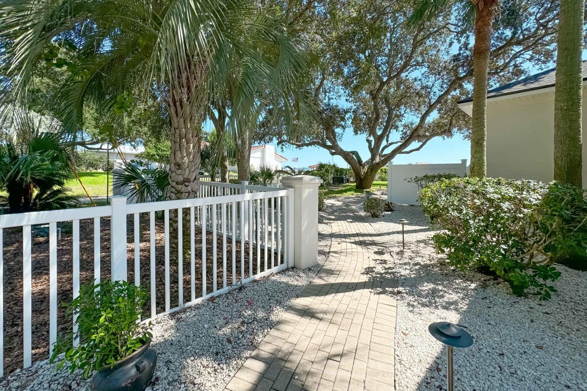 Lucky View House