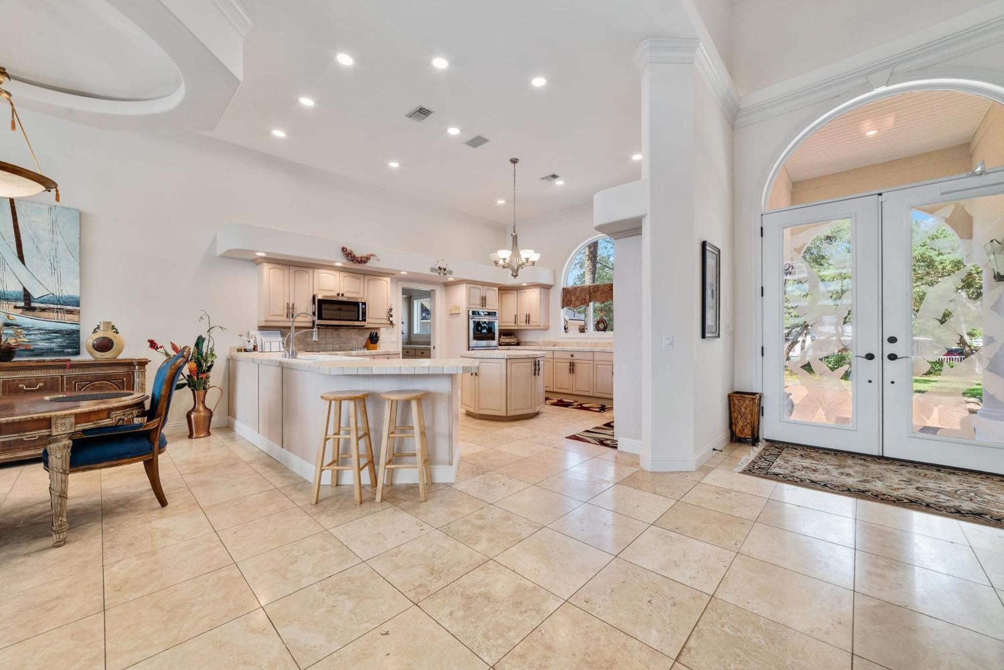 Lucky View House *