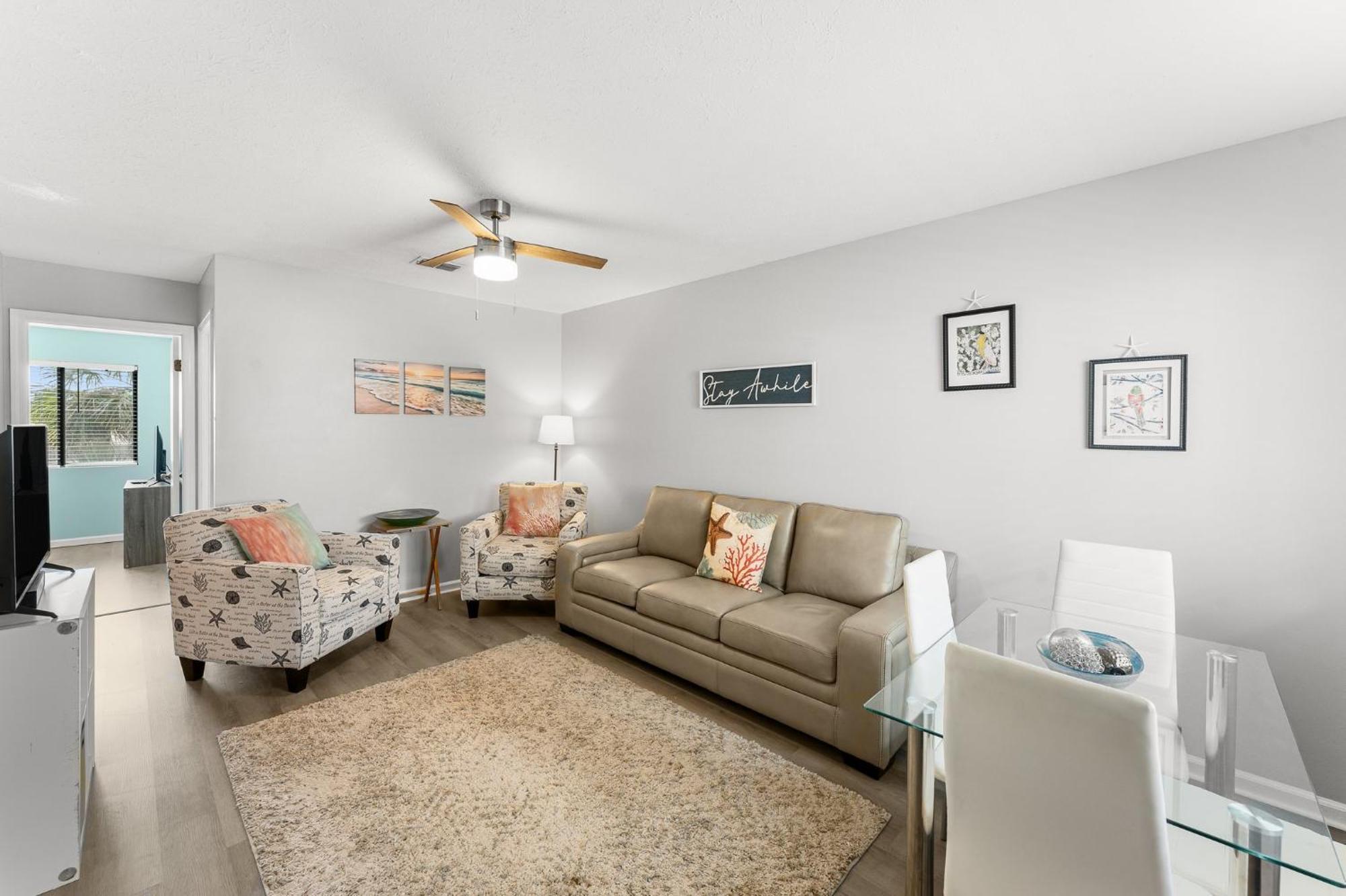 Castle West G6 Apartment *