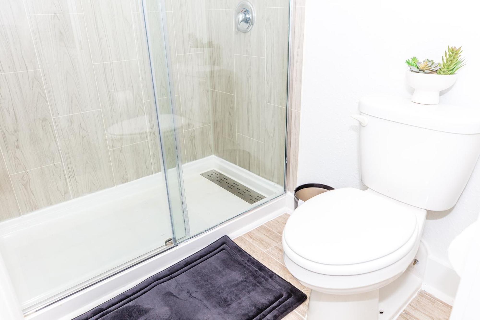 Paradise 1bd 8mins From W Pool &gym Free Parking