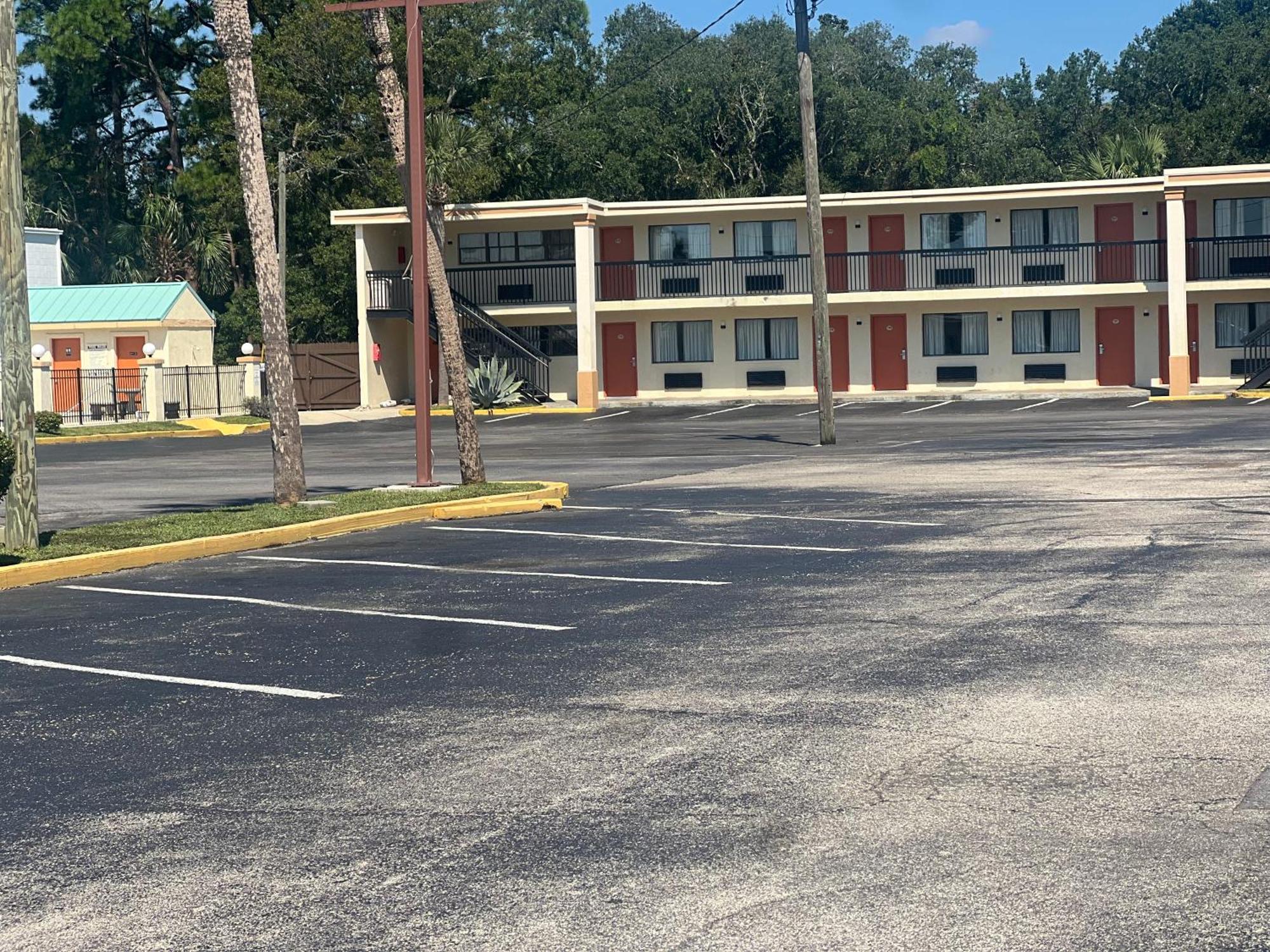 Hole The - Walton - Sunset Plaza - Nearby Beaches & Hurlburt 2*
