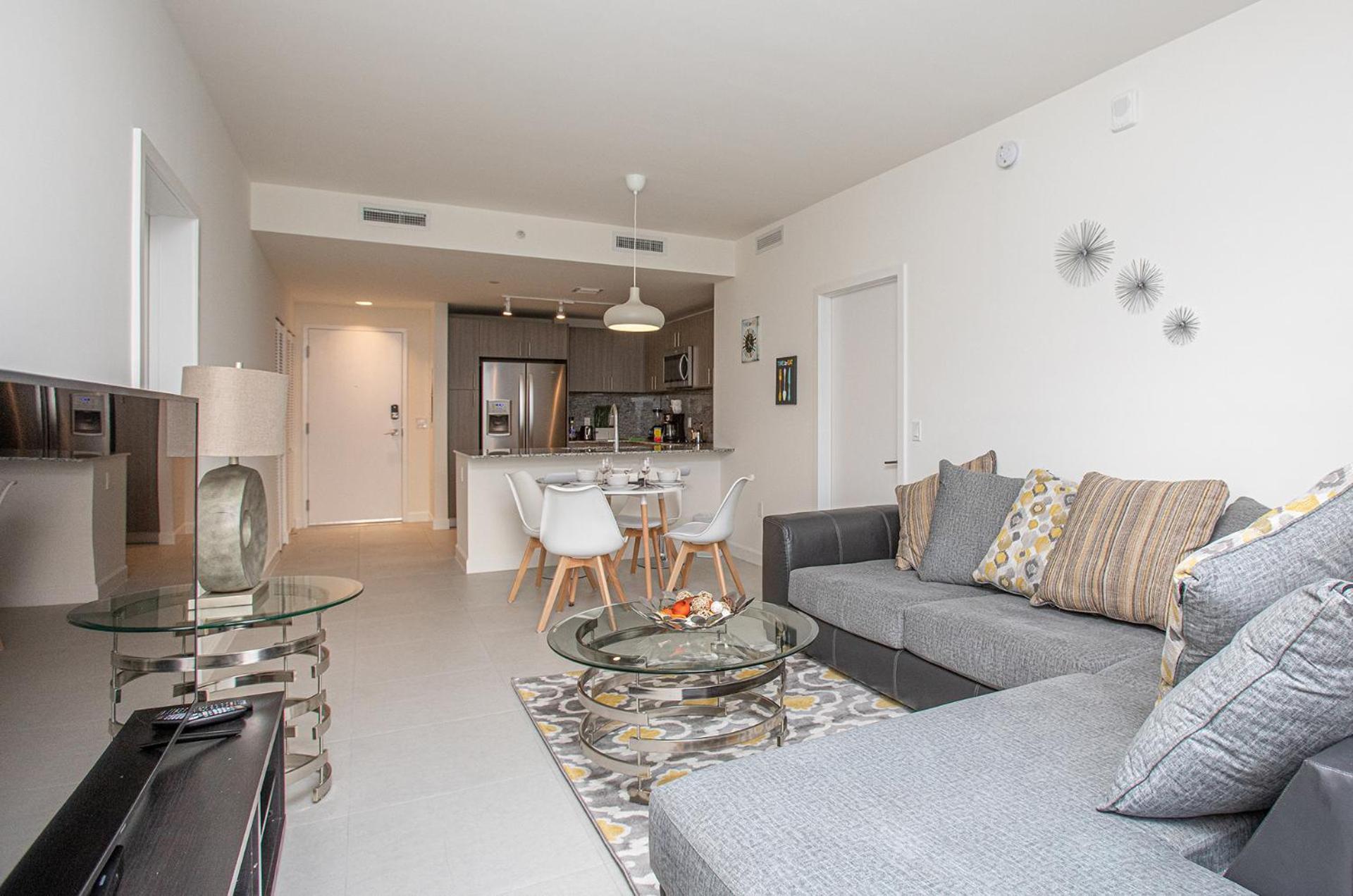 Luxury 1bd/1bt In Downtown Doral Apartment *