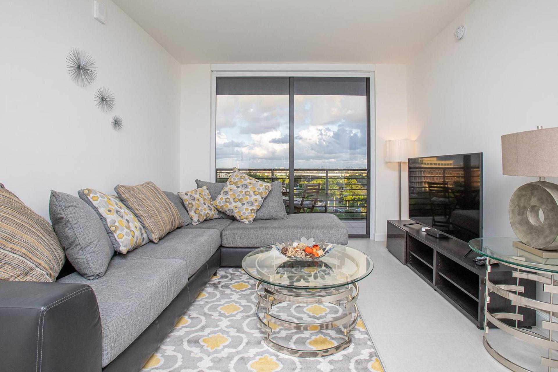Apartment Luxury 1bd/1bt In Downtown Doral *