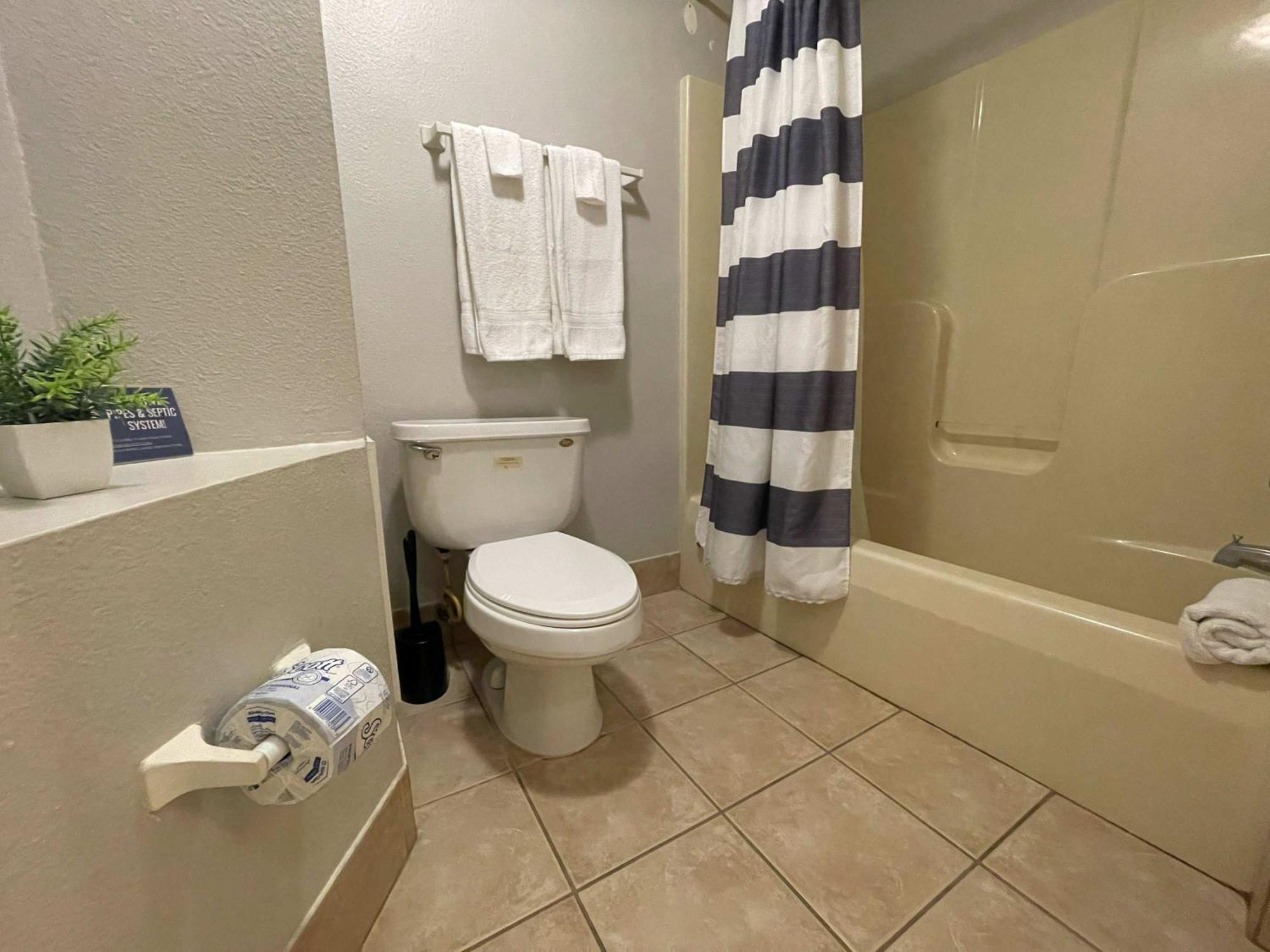 Apartment North Highlands Nest- Unit D *