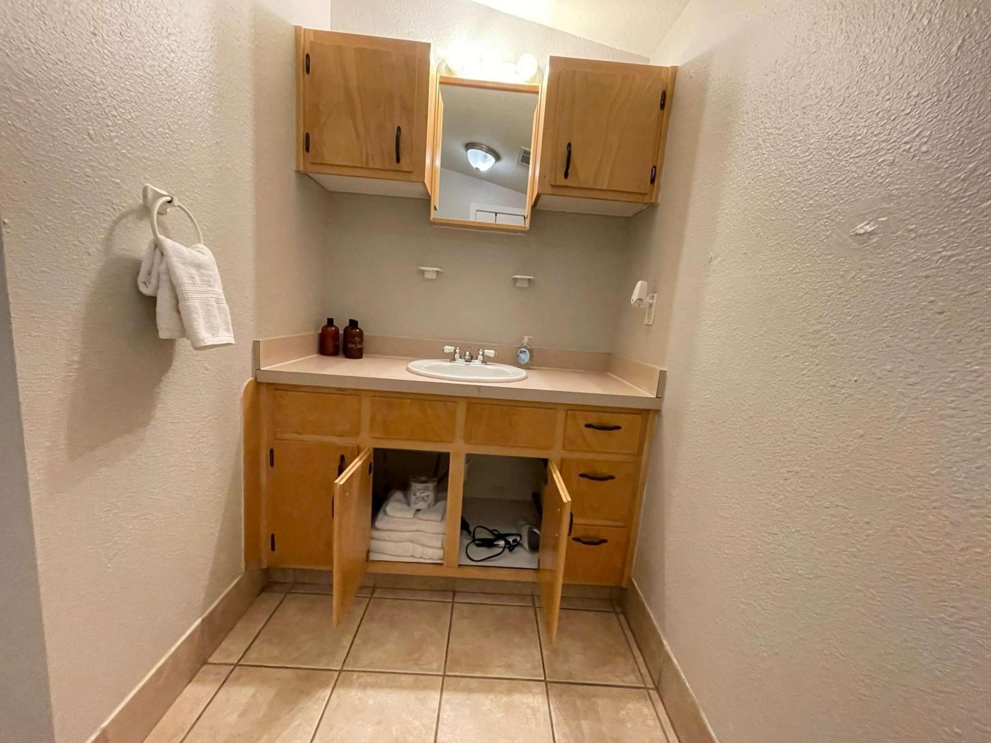 Apartment North Highlands Nest- Unit D *