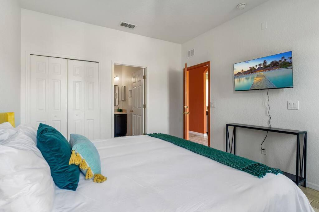 World Cinderella Castle Lazy River Pool & Game Holiday home Davenport