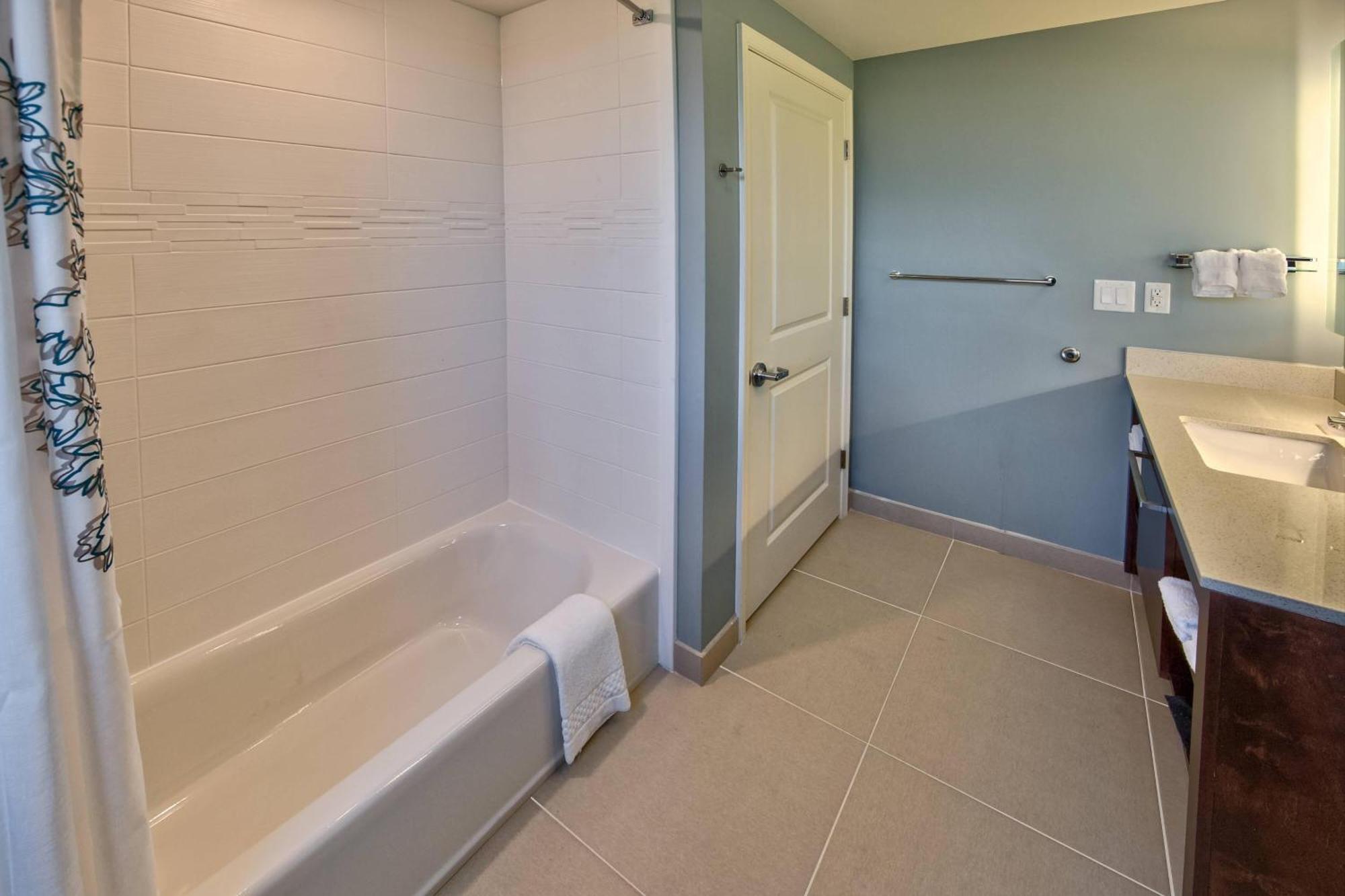 Lauderdale Pompano Hotel 3*