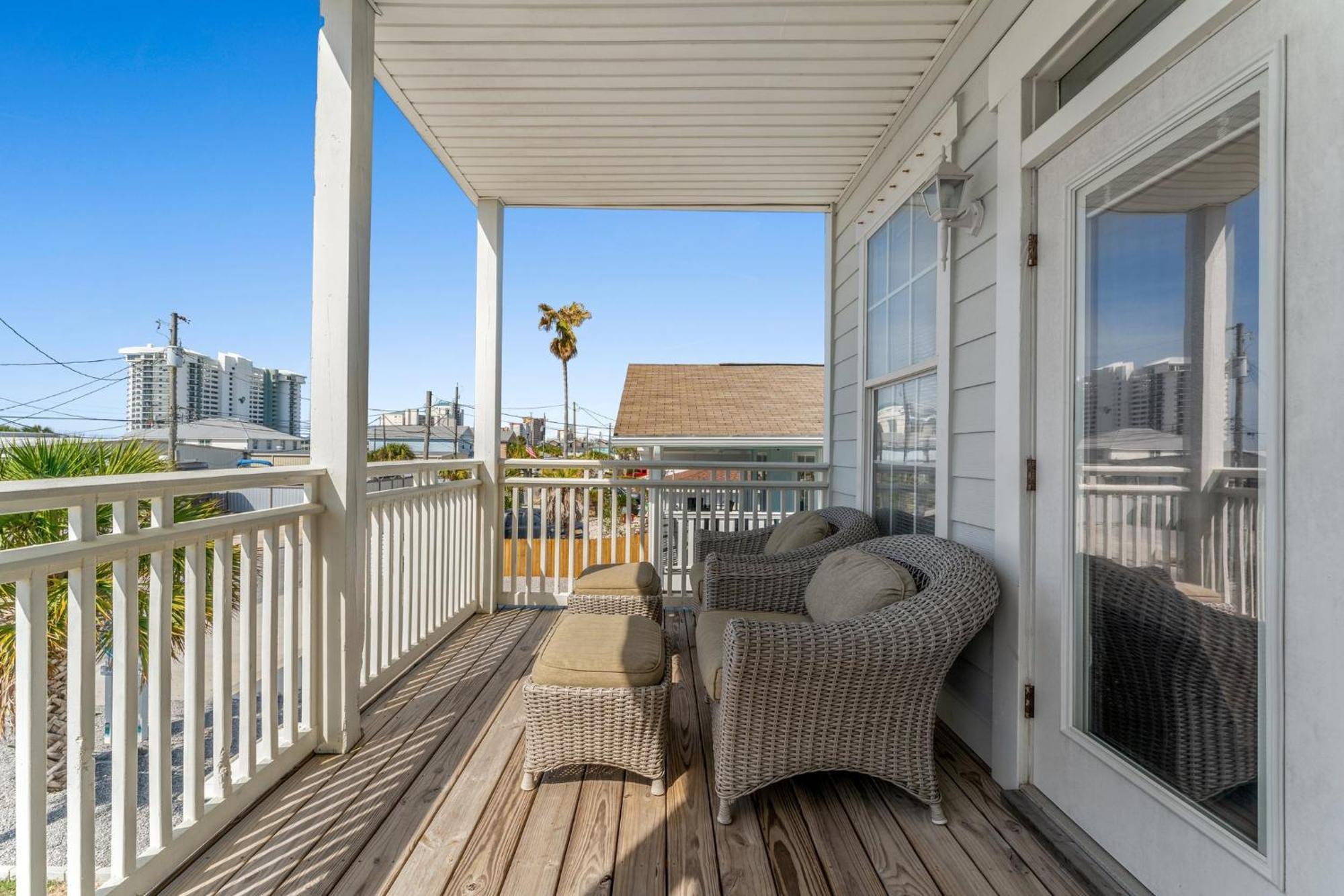 Blue Oasis Vacation With Private Pool & Hot Tub Holiday home