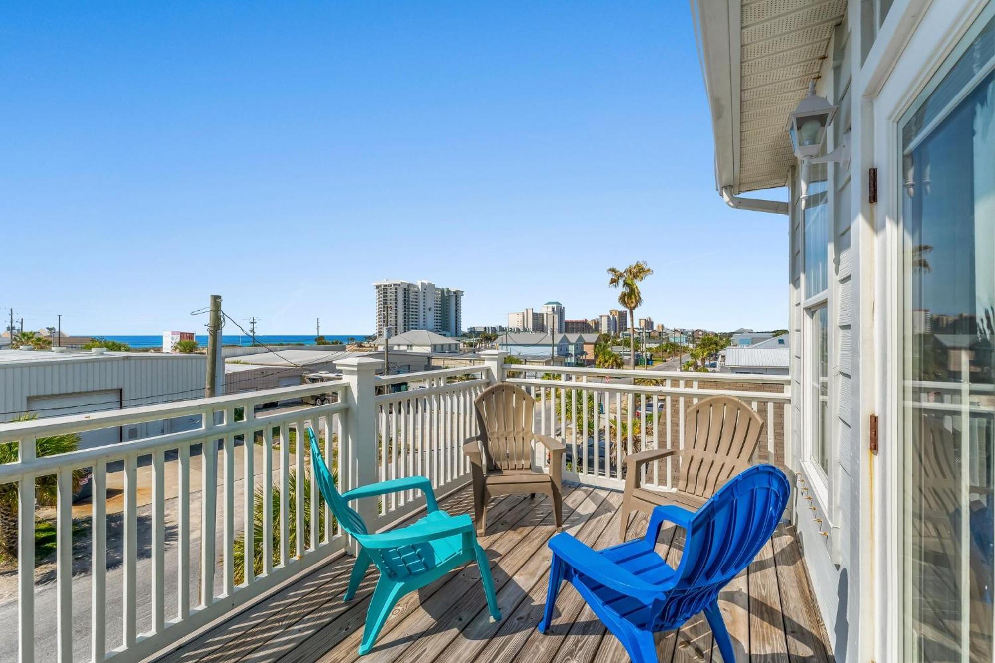 Holiday home Blue Oasis Vacation With Private Pool & Hot Tub *