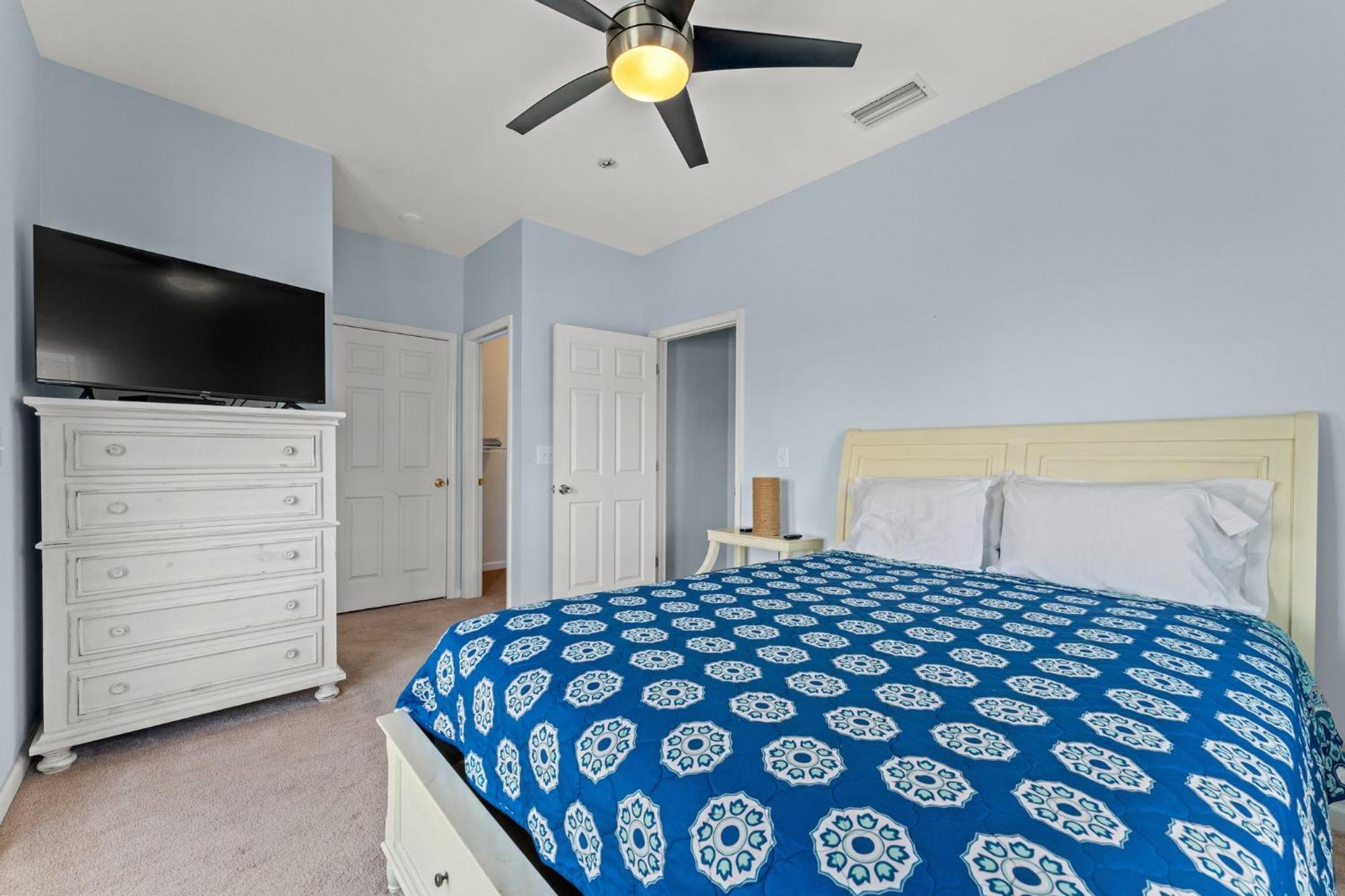 Blue Oasis Vacation With Private Pool & Hot Tub