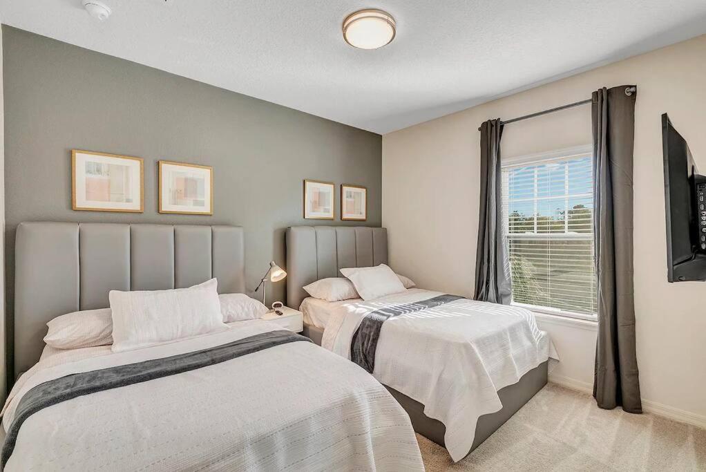 World Charm 4br And 3ba! Kissimmee