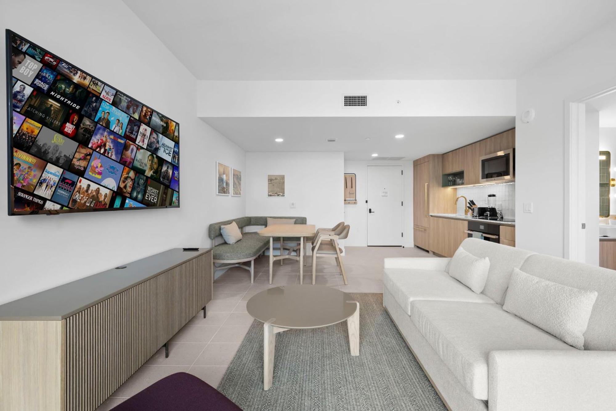 Free Parking! Luxury In Downtown Miami
