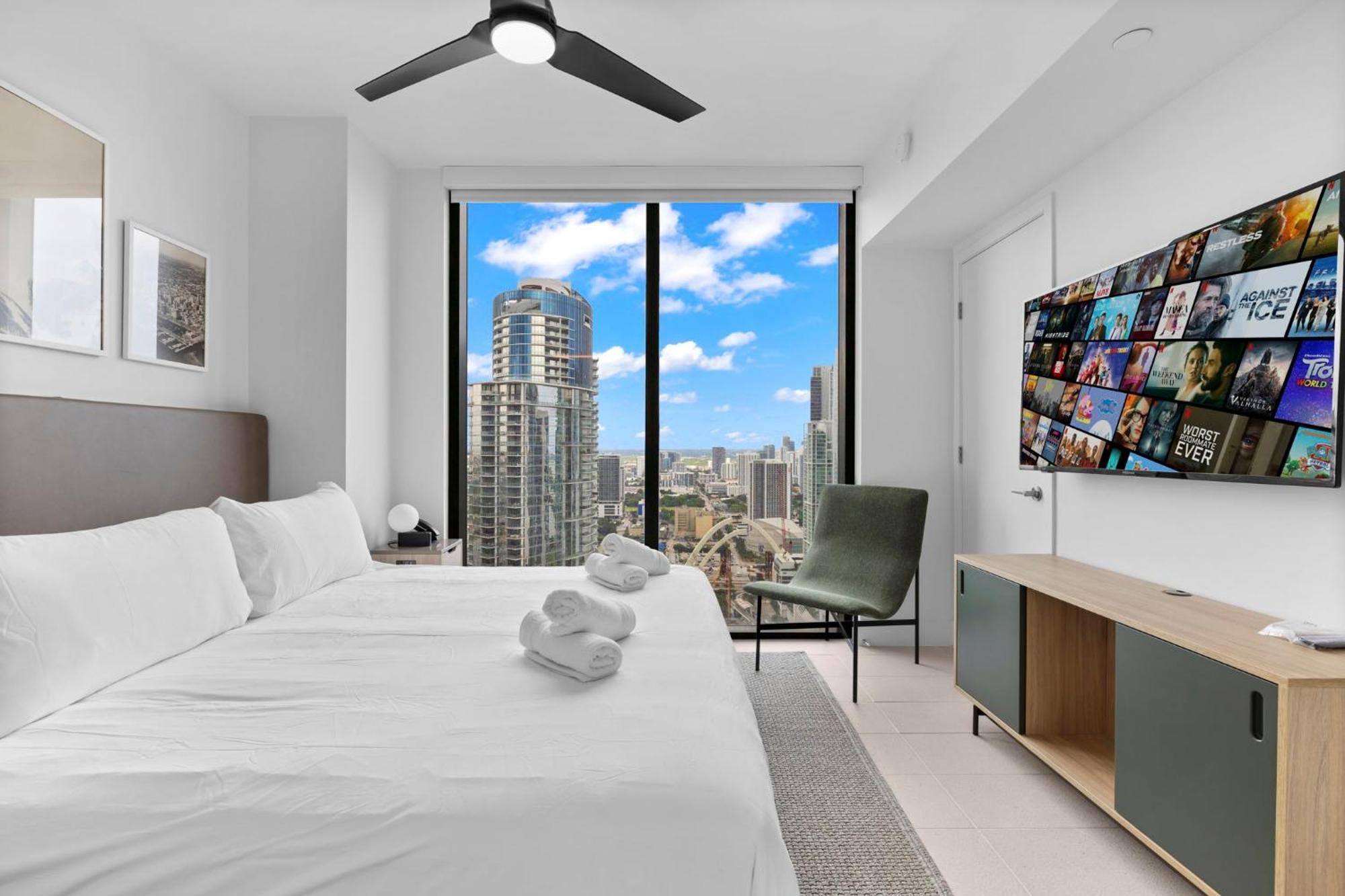 Apartment Free Parking! Luxury In Downtown