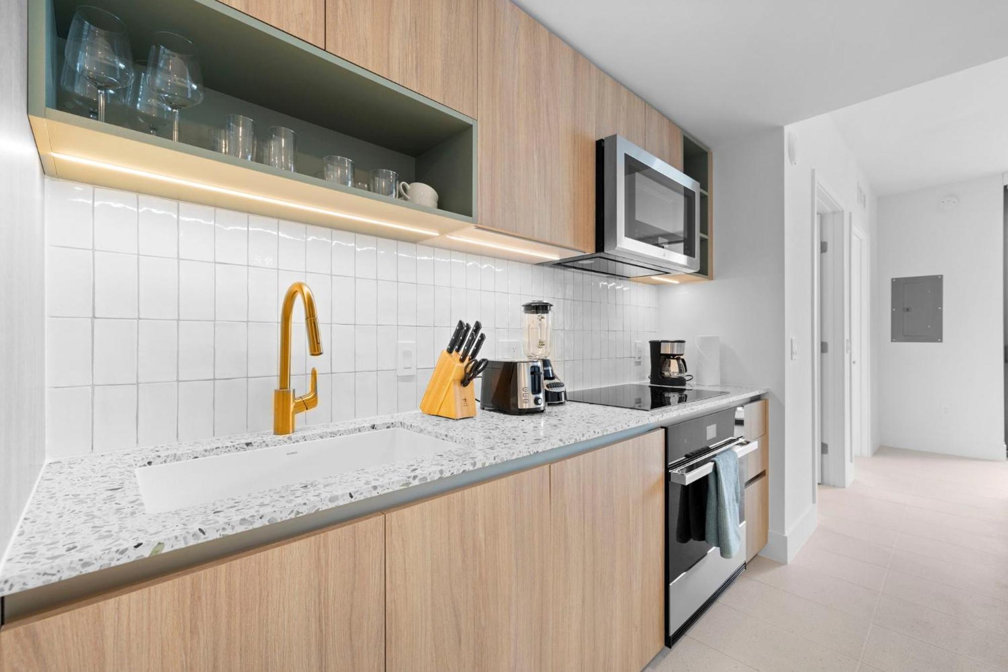 Apartment Free Parking! Luxury In Downtown *