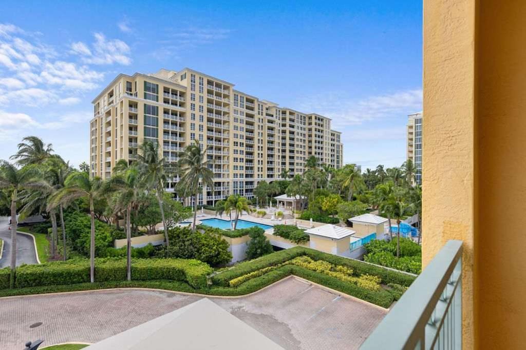 Apartment Stunning Sited The Ritz Carlton