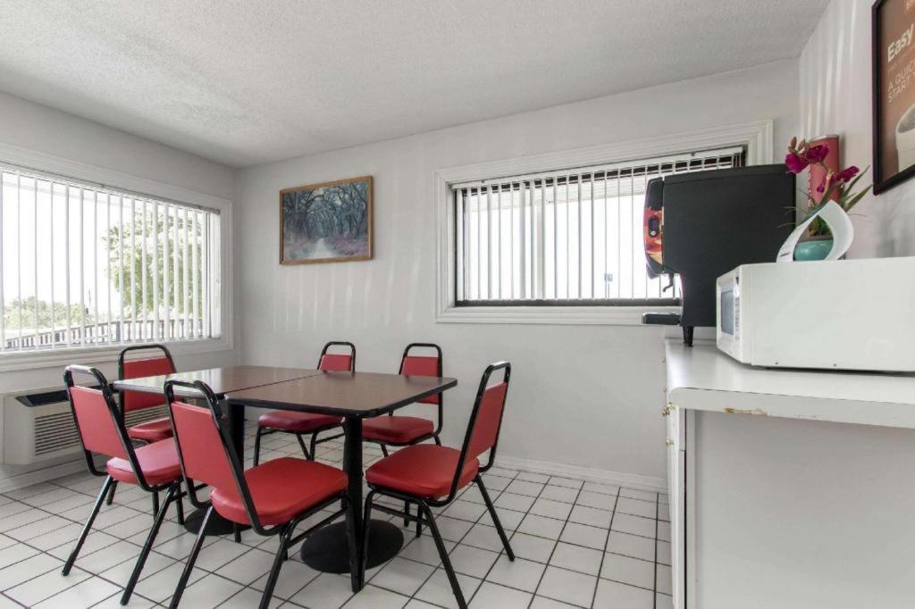 Hotel Econo