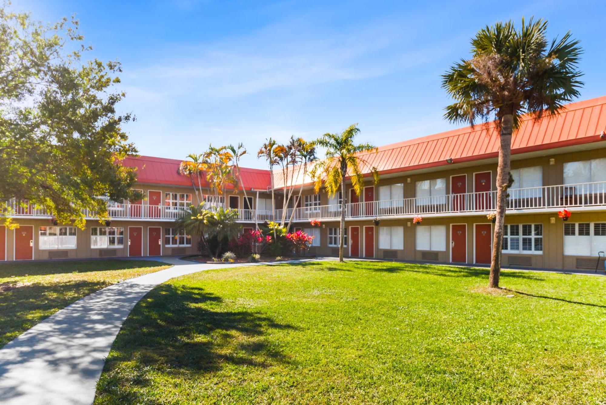 Vero & Vero I-95 (adults Only) Hotel 3*