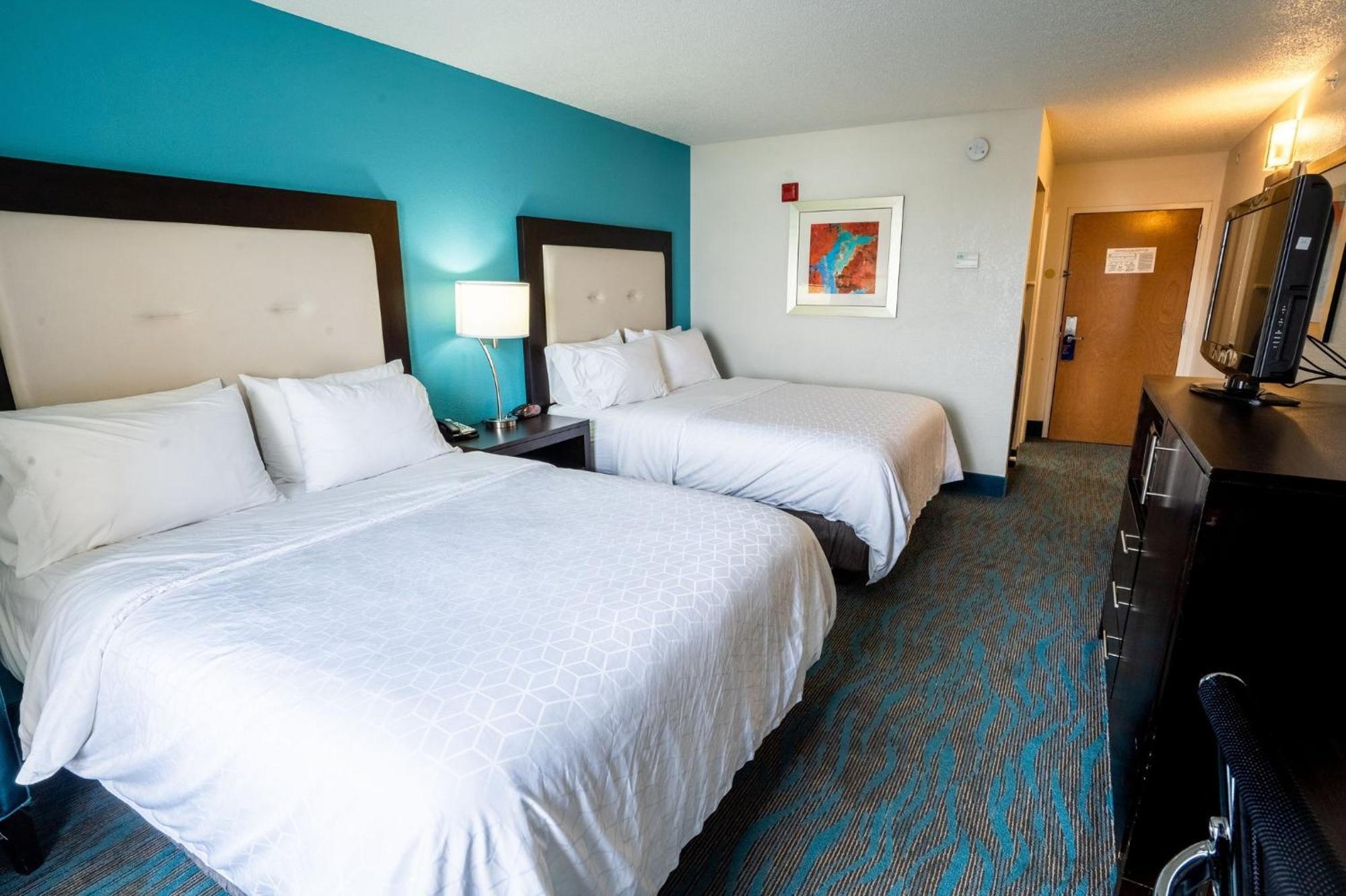 Hotel Express E - Commons Mall Area By Ihg