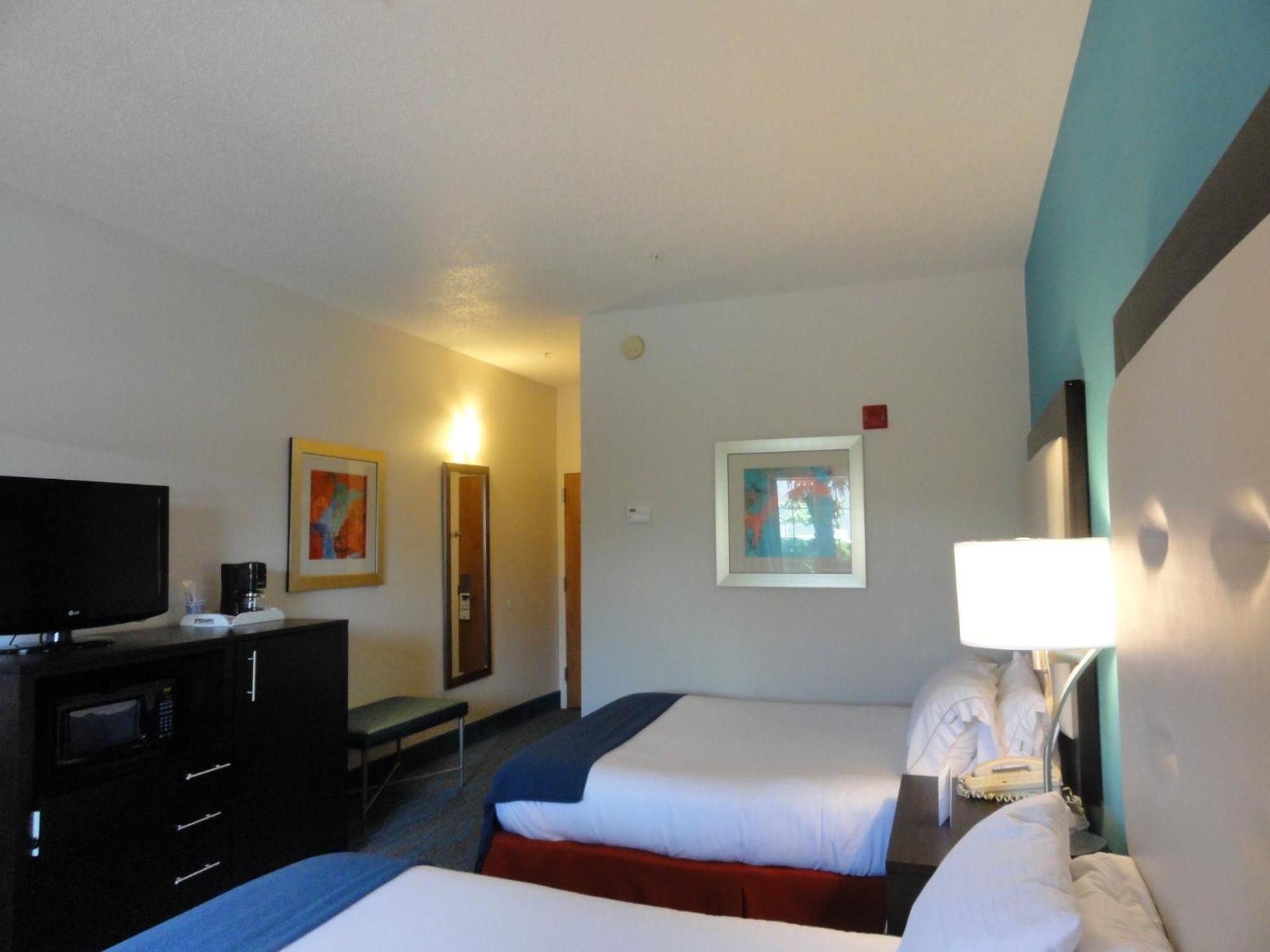 Hotel Express E - Commons Mall Area By Ihg 2*
