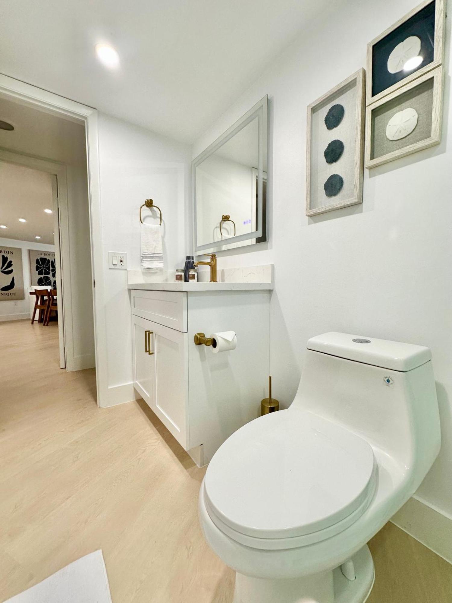 Coastal Chic Getaway Modern 2 Bed 2 Bath In Key Largo, Marina Pool Pickleball * Key Largo