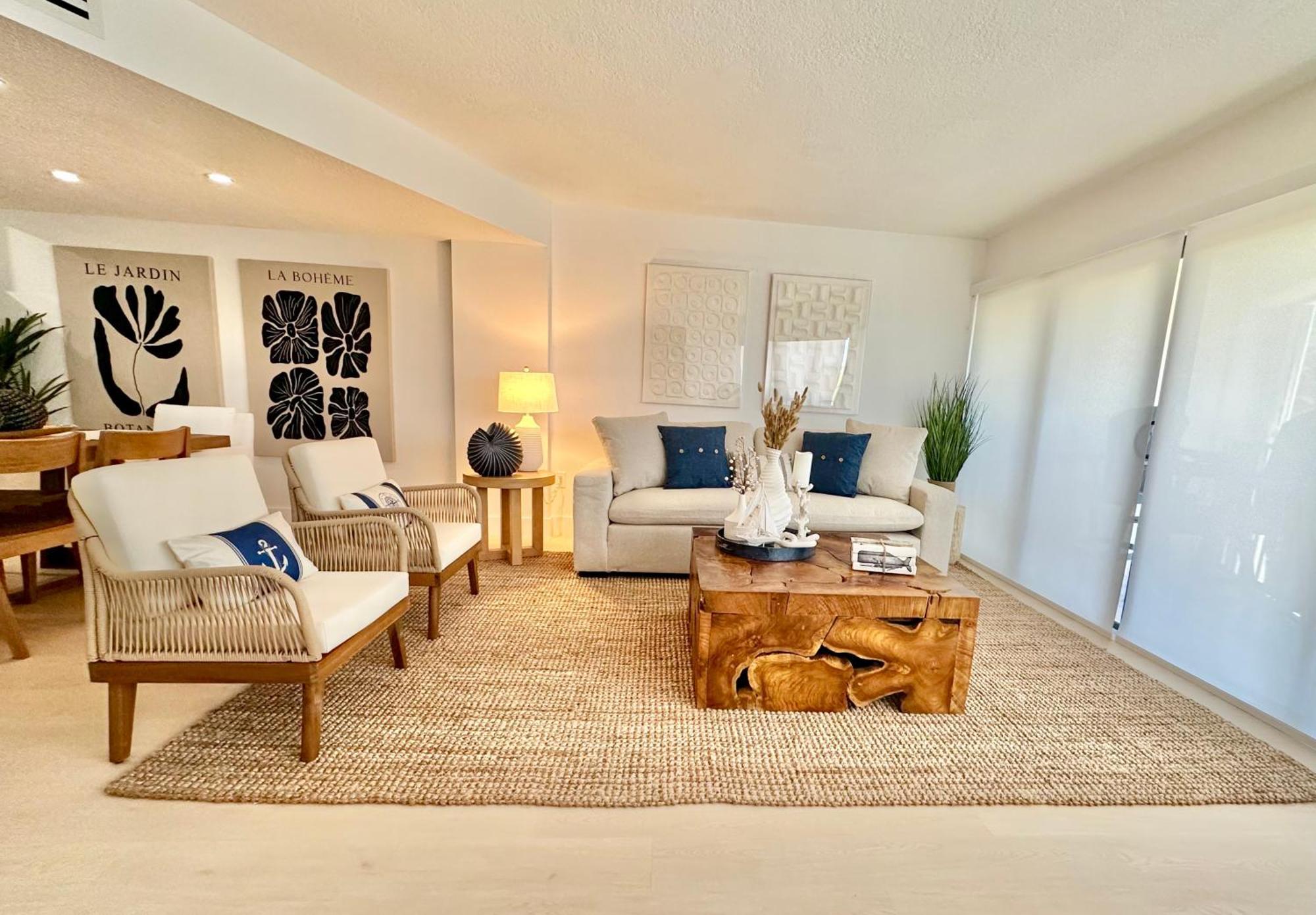 Coastal Chic Getaway Modern 2 Bed 2 Bath In Key Largo, Marina Pool Pickleball Apartment