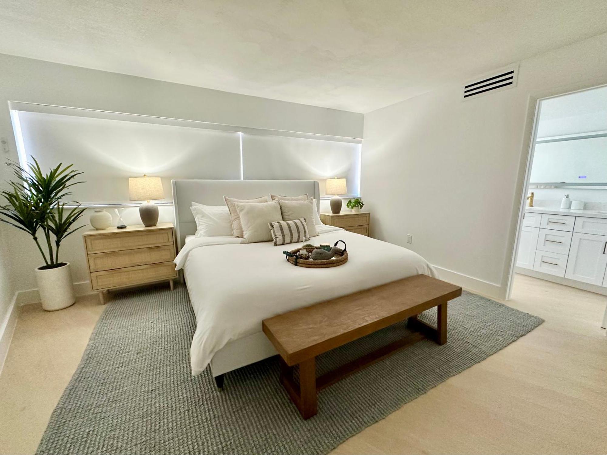 Coastal Chic Getaway Modern 2 Bed 2 Bath In Key Largo, Marina Pool Pickleball Apartment