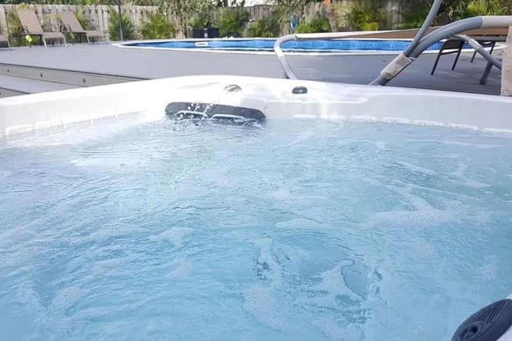 Cozy 3 - 2, Heated Pool & Jacuzzi, 10 Min And Olas Holiday home *