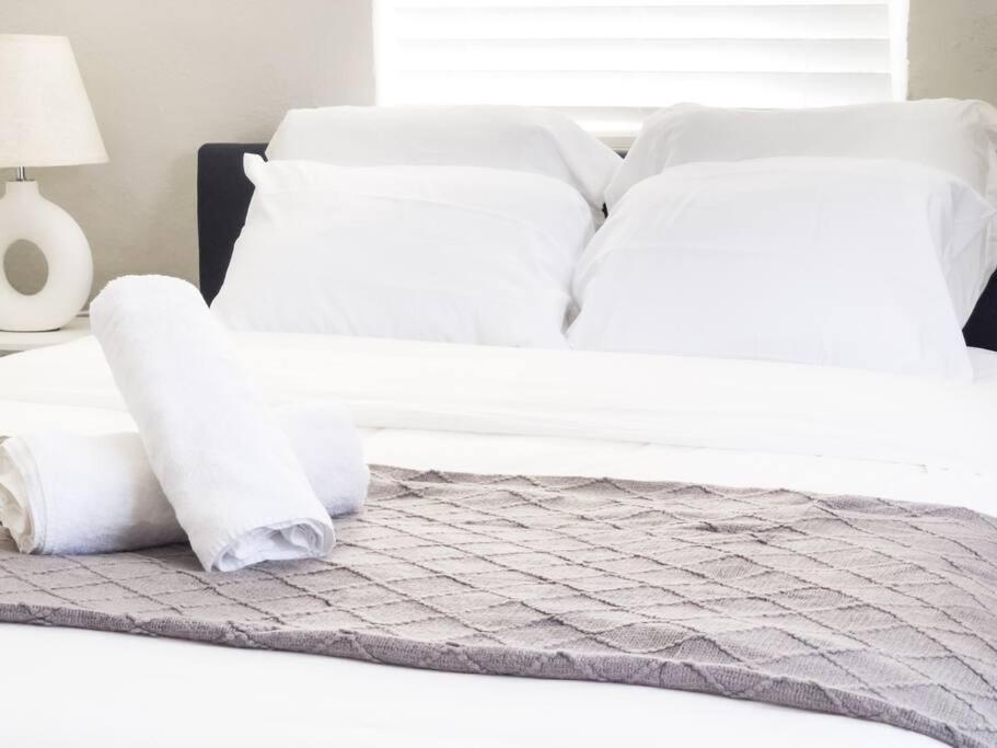 Cozy 3 - 2, Heated Pool & Jacuzzi, 10 Min And Olas * Fort Lauderdale