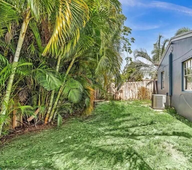 Cozy 3 - 2, Heated Pool & Jacuzzi, 10 Min And Olas Holiday home Fort Lauderdale