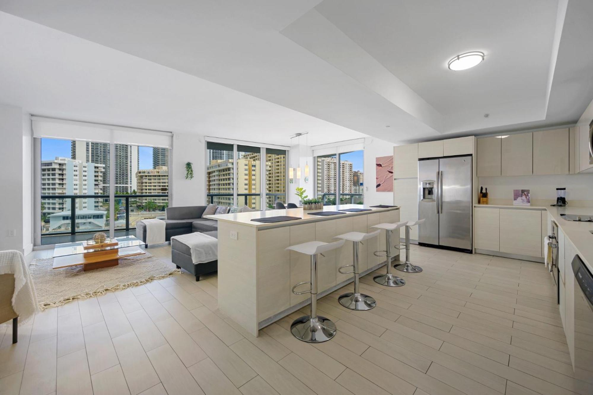 Apartment Hallandale Sky Water View *