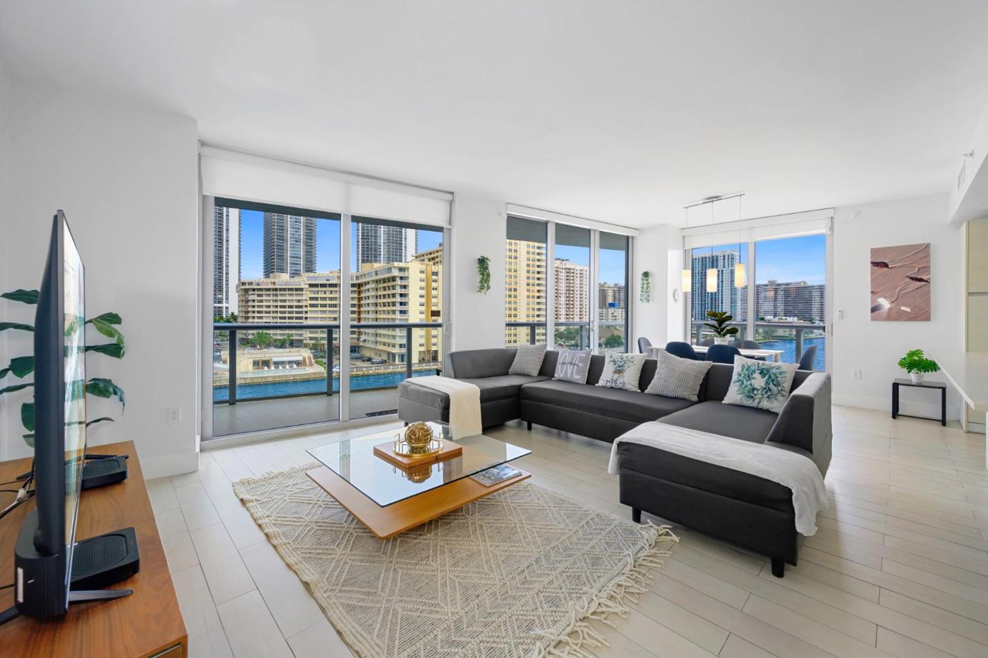 Hallandale Sky Water View *