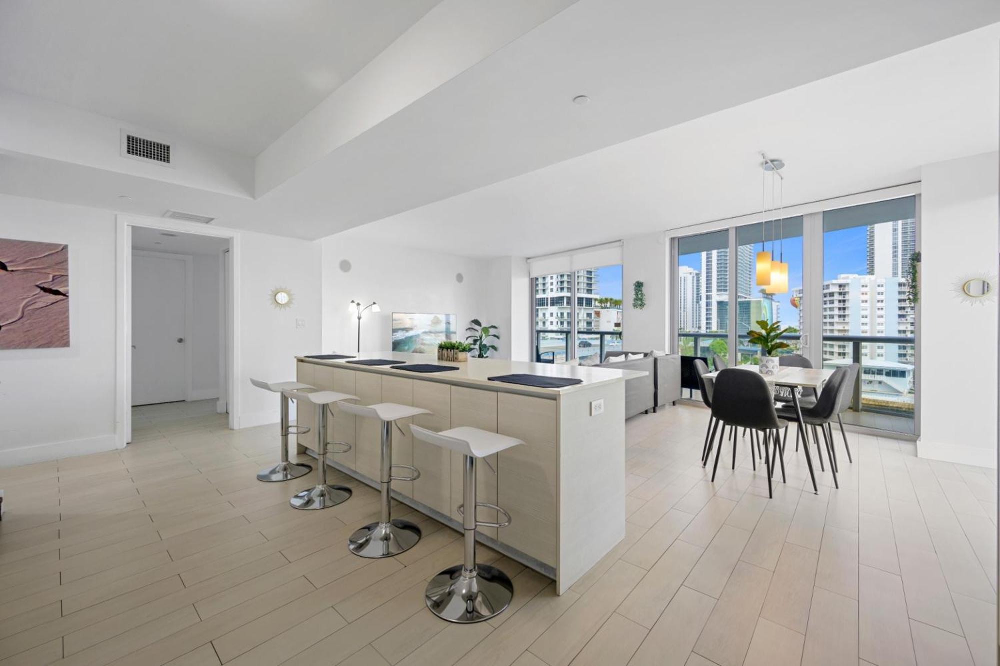 Apartment Hallandale Sky Water View *
